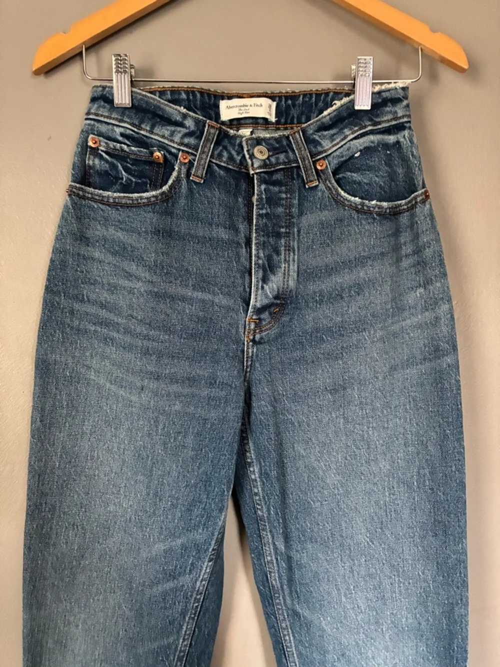 Abercrombie & Fitch The Dad High Rise Jeans Medium Wash Size 26/2 new curve love